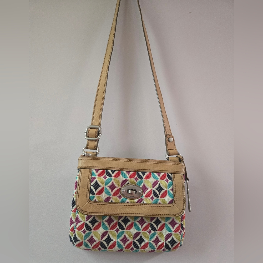 ✨ RETRO VIBES ALERT! ✨ Fossil Key-Per Crossbody 🔑🌈 - Picture 10 of 13